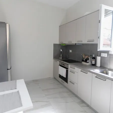 Zesto Spitiko Apartment Piraeus